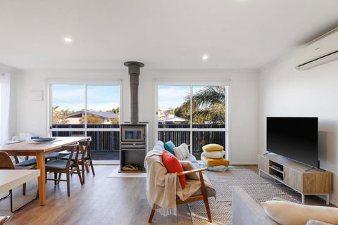 Seaspray Getaway - Foster Accommodation 1