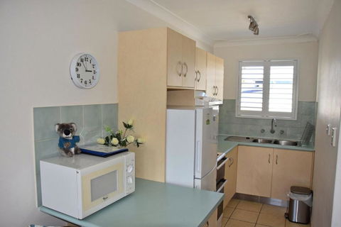Seaspray No 5 - Bring Your Own Linen. - Foster Accommodation 2