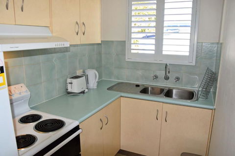 Seaspray No 5 - Bring Your Own Linen. - Foster Accommodation 3
