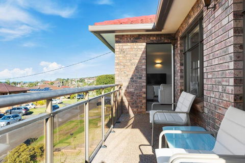 Seaview Escape - Beach Family Getaway With Games - Foster Accommodation 1
