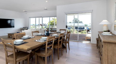 Sellicks Beachside Retreat - Foster Accommodation 3
