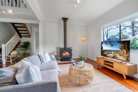 Serenity By The Bay - Foster Accommodation 3