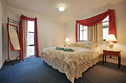 Serenity Grove - Foster Accommodation 0