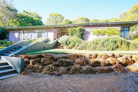 Shady Glen - On The Margaret River - Foster Accommodation 2