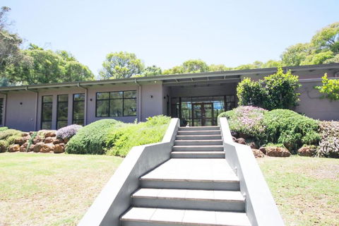 Shady Glen - On The Margaret River - Foster Accommodation 0