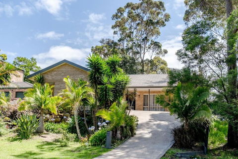 Shells Narrawallee - Foster Accommodation 3