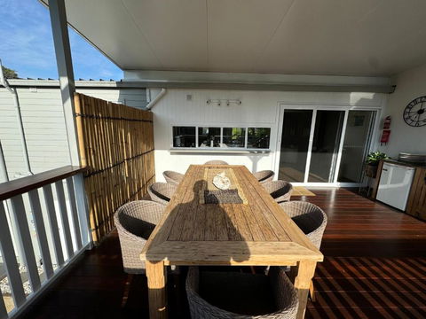 Shoaly House - A Spacious Oasis - Foster Accommodation 3