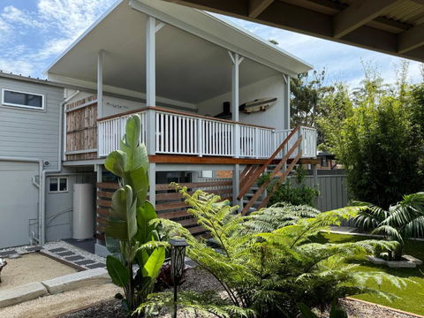Shoaly House - A Spacious Oasis - Foster Accommodation 2