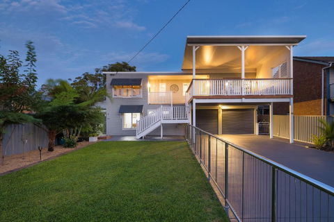 Shoaly House - A Spacious Oasis - Foster Accommodation 1