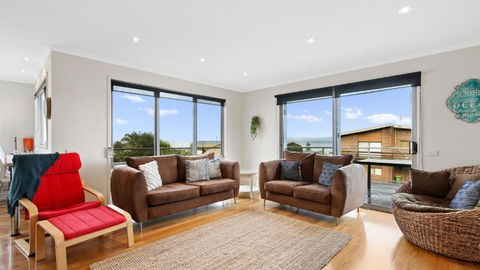 Shore Thing - Foster Accommodation 1