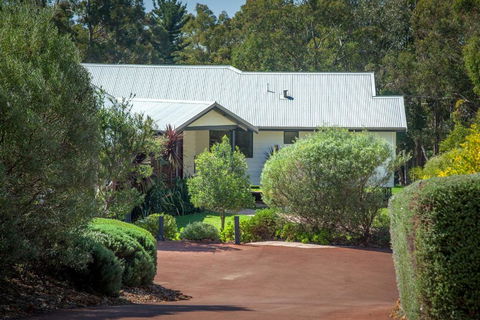 Shumadia I Private Properties - Foster Accommodation 0