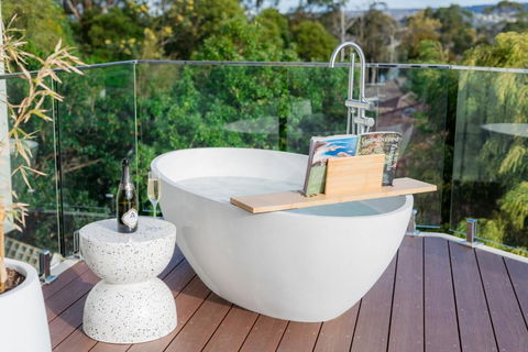 Simply Stunning Holiday Views! - Foster Accommodation 0