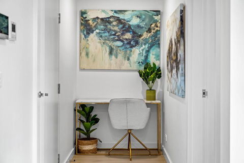 Sky Luxury Inc With Pool Gym Wifi - Foster Accommodation 2