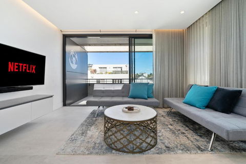 Sleek 1BR Apartment With Skylight Near Coogee Beach - Foster Accommodation 2