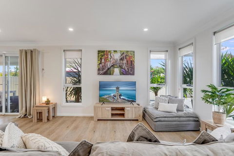 Stylish Family Home, Centrally Located. - Foster Accommodation 1