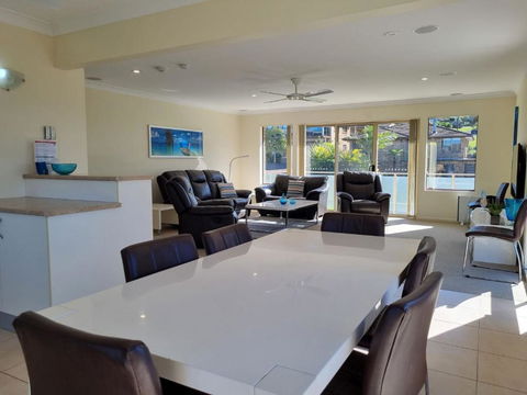 Sunbakers - Foster Accommodation 1