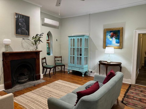 The Garden Cottage - Foster Accommodation 1