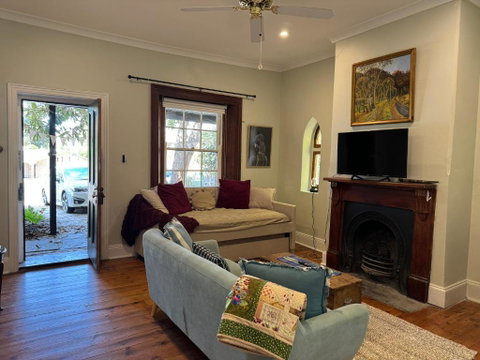 The Garden Cottage - Foster Accommodation 0