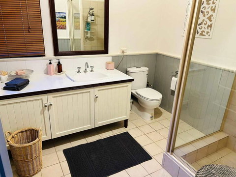 The Hideaway At Gooseberry Hill - Foster Accommodation 2