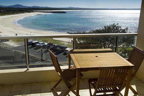 Beachpoint, Unit 402, 28 North Street - Foster Accommodation 2