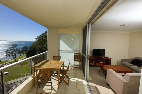 Beachpoint, Unit 402, 28 North Street - Foster Accommodation 3