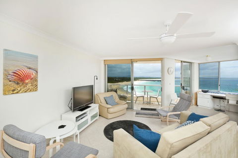 Beachpoint, Unit 501, 28 North Street - Foster Accommodation 0