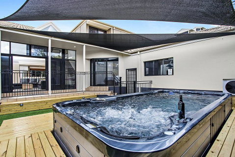 Beachside At Sapphire - Foster Accommodation 1