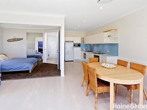Beachside Bungalow #4 - 4/139 Avoca Drive, Avoca Beach - Foster Accommodation 3