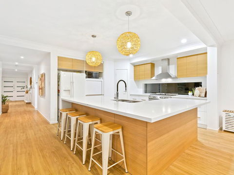 Beachside Holiday Escape - Foster Accommodation 3