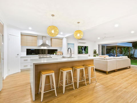 Beachside Holiday Escape - Foster Accommodation 2