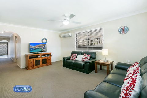 Beachside Holiday Home - Foster Accommodation 2
