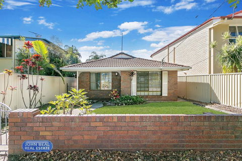 Beachside Holiday Home - Foster Accommodation 0