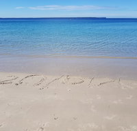 Beachside Husky - Waterfront - Foster Accommodation