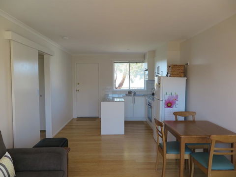 Beachside Rest - Foster Accommodation 2