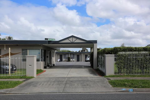Beaconsfield Lodge Motel - Foster Accommodation 0