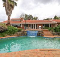 Beautiful Resort Retreat Villa in the Yarra Valley - Entertainer's delight - Foster Accommodation