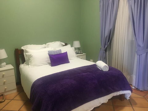 Beautiful Views - Foster Accommodation 1
