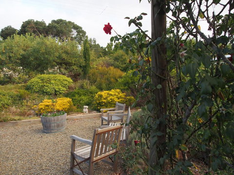 Bed & Breakfast At Tiffany's - Foster Accommodation 3