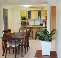 Bed and Breakfast with airport transfers and rental car - Foster Accommodation