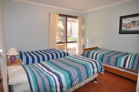 BEECHWOOD - SURF SIDE - Foster Accommodation 3