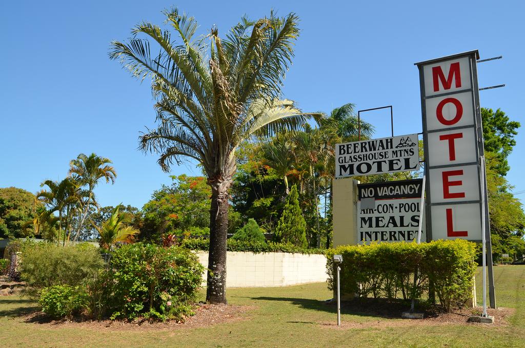Glass House Mountains QLD Foster Accommodation