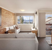 Beloka 9 - Overlooking Lake Jindabyne - Foster Accommodation