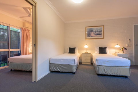 Benson Court Motel - Foster Accommodation 2