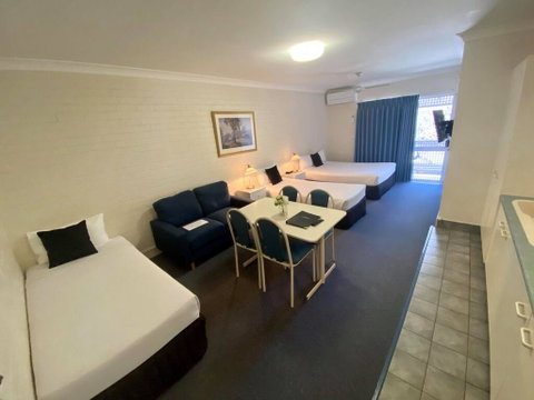 Benson Court Motel - Foster Accommodation 1