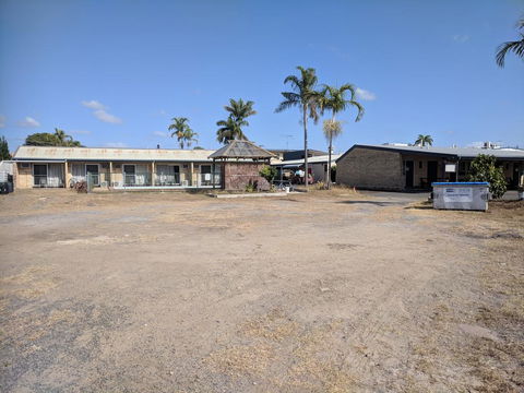 Best One Motel - Foster Accommodation 1