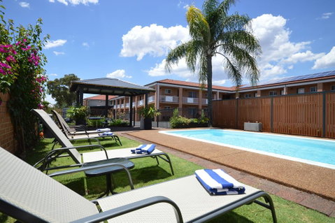 Best Western Bluegum Motel - Foster Accommodation 1