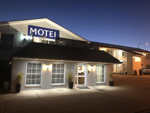 Best Western Coachmans Inn Motel - Foster Accommodation 1