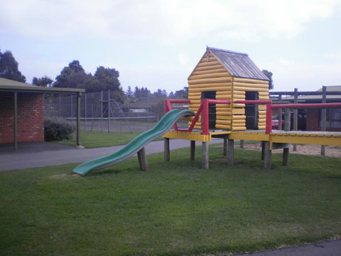 Best Western Colonial Village Motel - Foster Accommodation 1