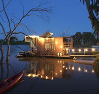 Bill's Boathouse - Foster Accommodation