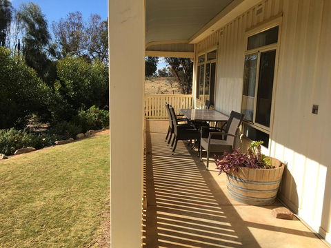 Black Jack Get-A-Way Magpies Nest - Foster Accommodation 2
